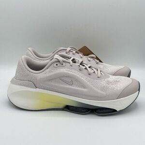 Brand New Women's Nike Versair‎ Platinum Violet Size 9.5 Running Shoe Sneaker